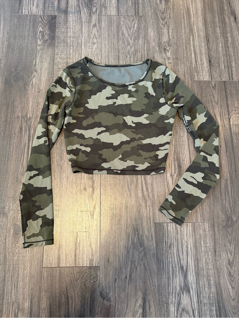 Lululemon camo Long-Sleeve Crop Top 4